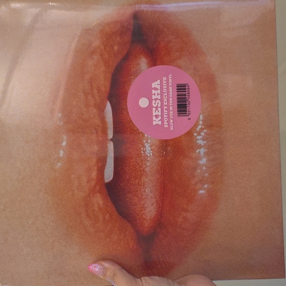 RARE Kesha "Period" Glow In The Dark Vinyl Record - Picture 3 of 5